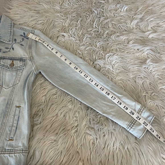 Light wash | Denim Jacket | Floral Embroidery Detail - Picture 13 of 16